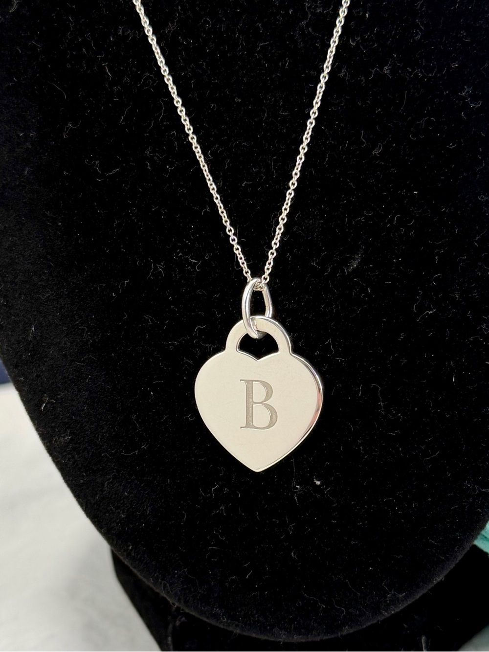 TIFFANY & CO. Sterling Silver Initial Letter B Medium Heart Pendant Necklace COA